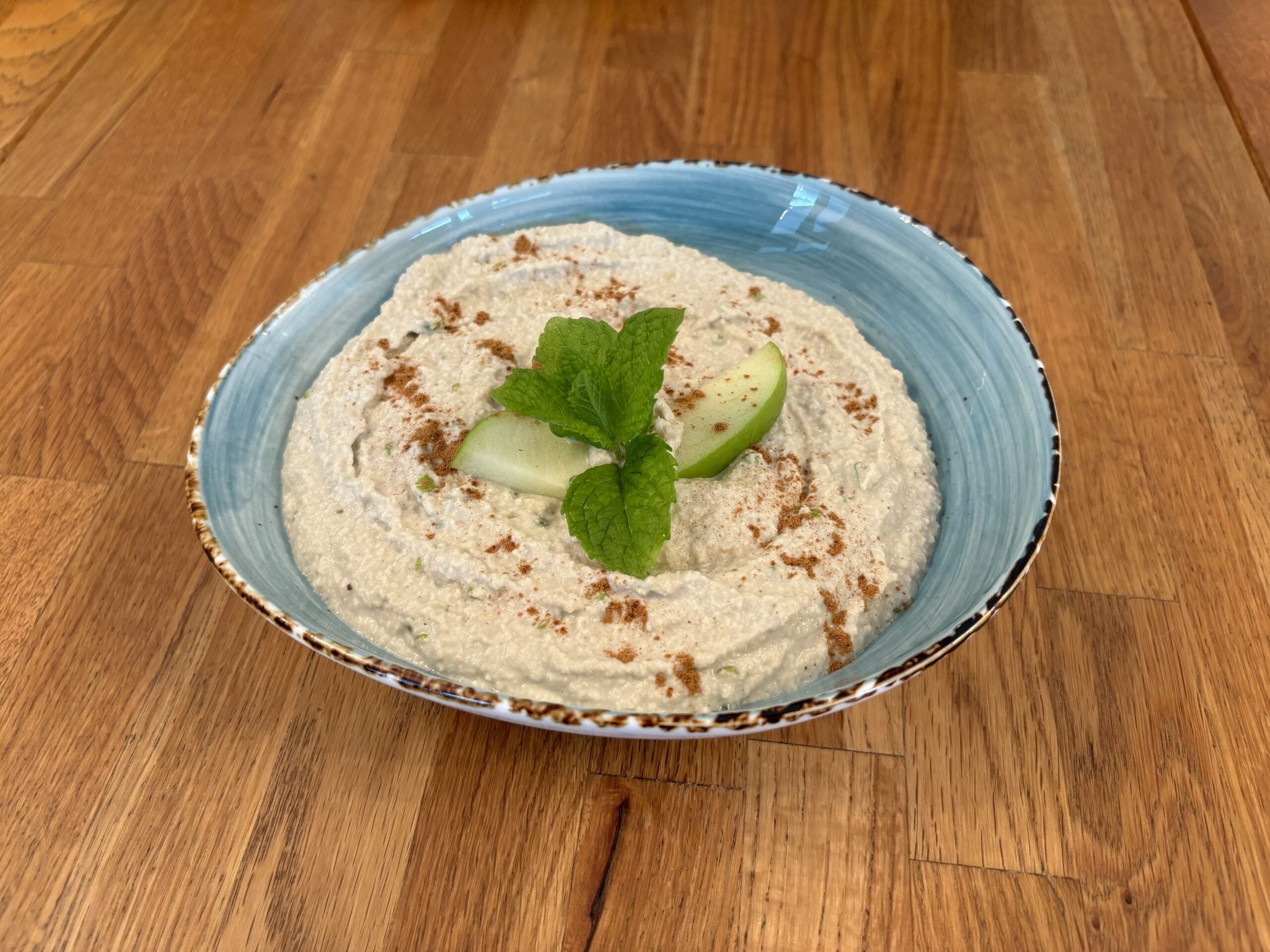 Apple nut cream